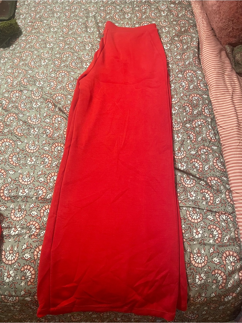 SPANX AirEssentials® set
Wide Leg Track
Pant XL
Crew neck XL
Inseam: regular - Picture 4 of 7